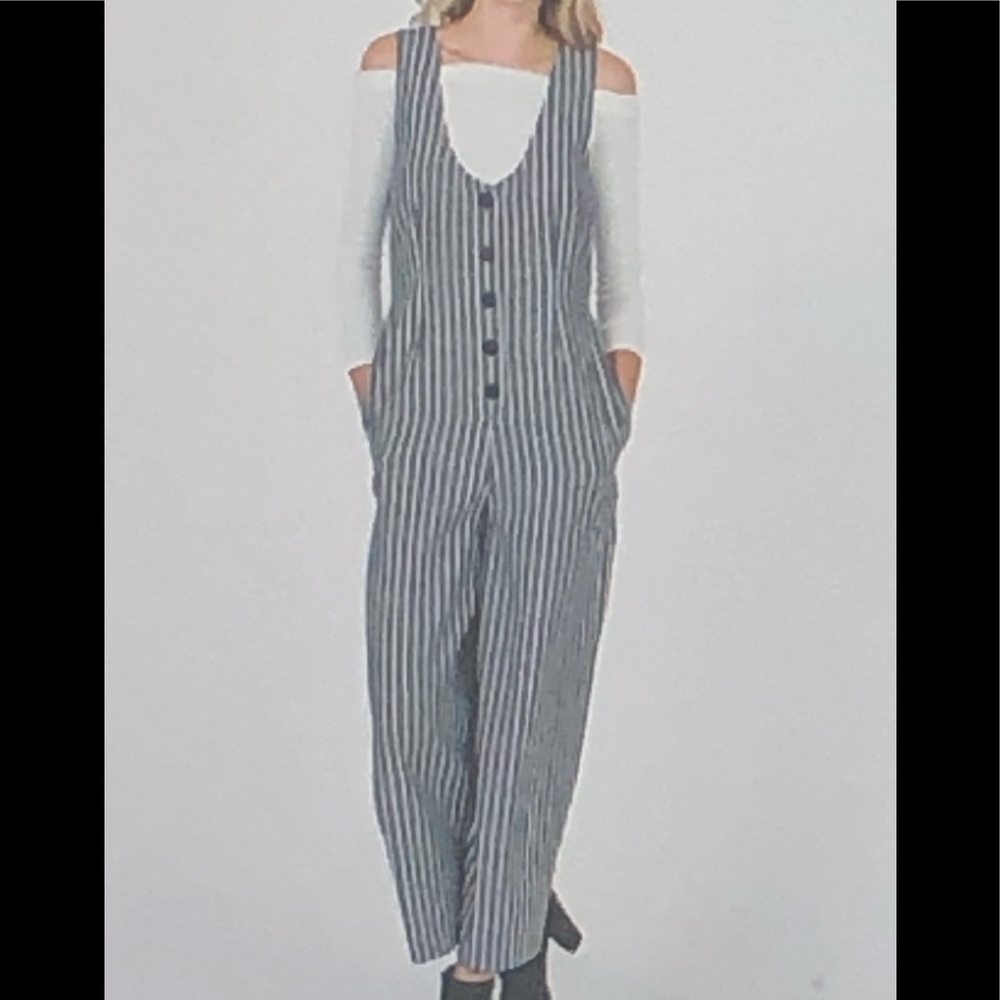 👚 Stripe button detail jumpsuit